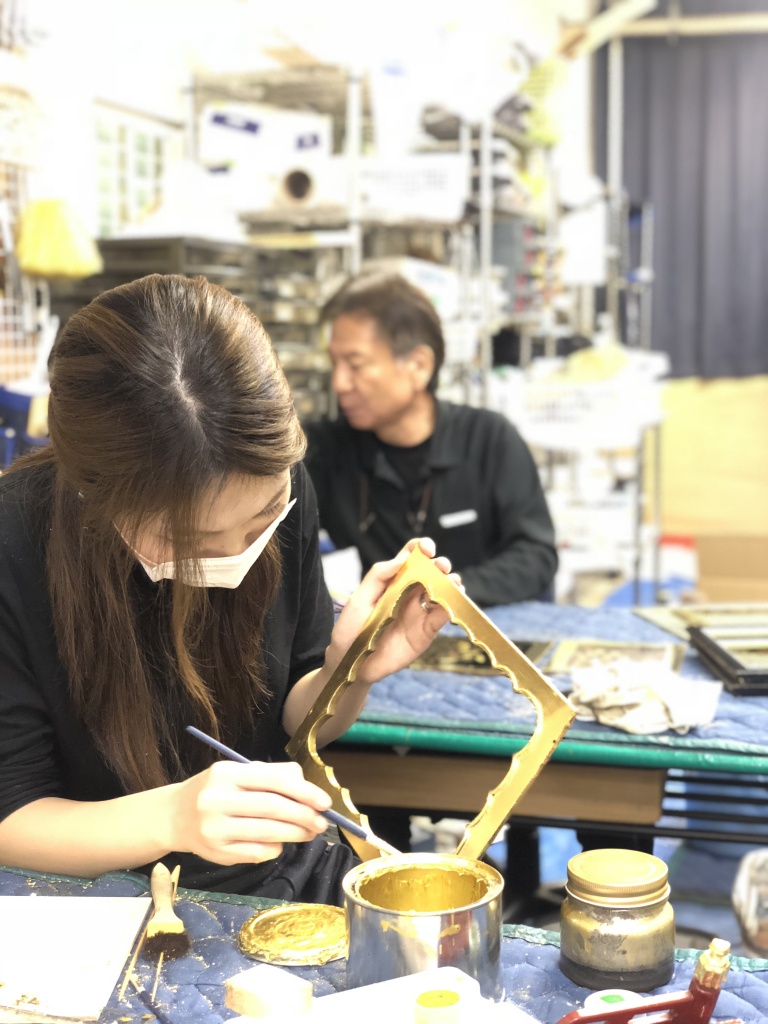 【仏壇洗浄専門工場】